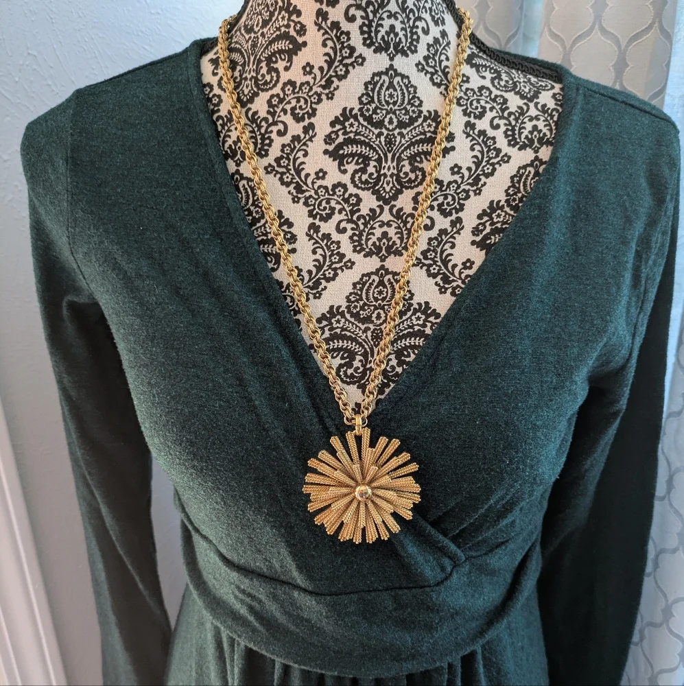 Vintage Monet ☀️ Sunburst Starburst Medallion Necklace - Picture 14 of 16
